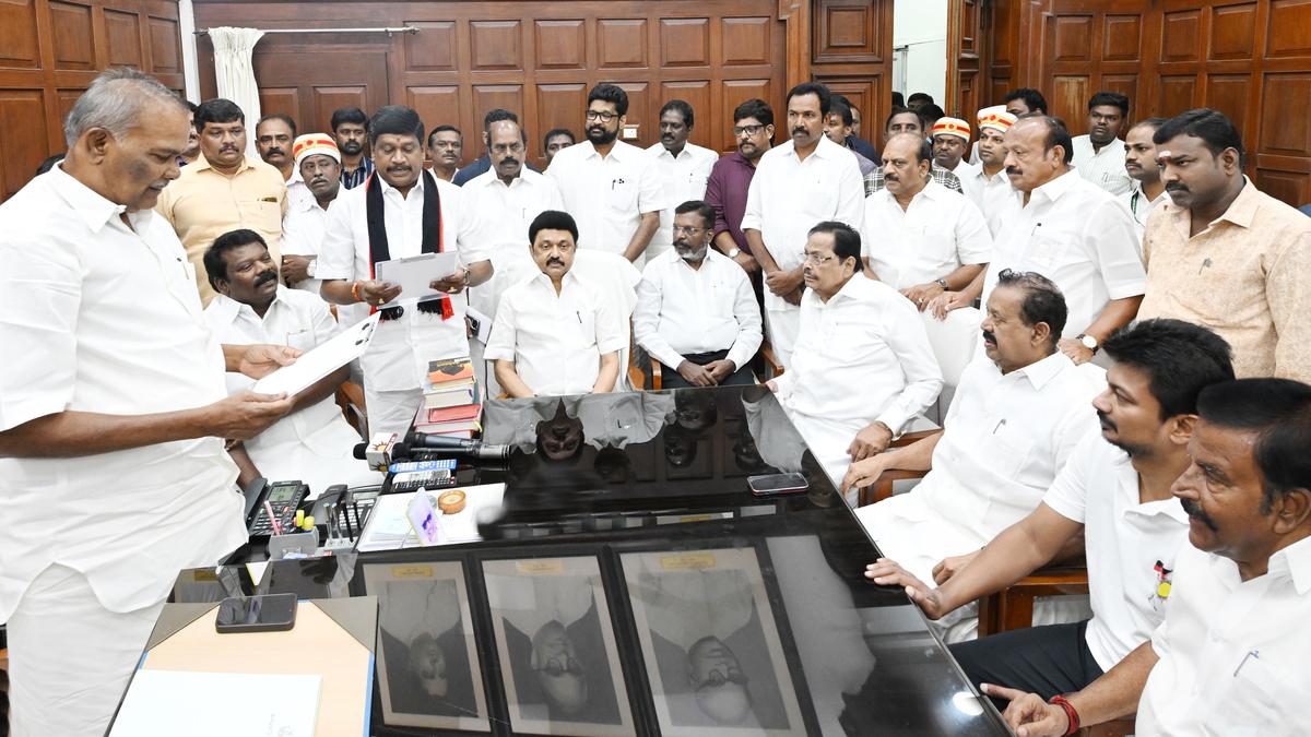 DMK’s Anniyur Siva sworn-in as Vikravandi MLA